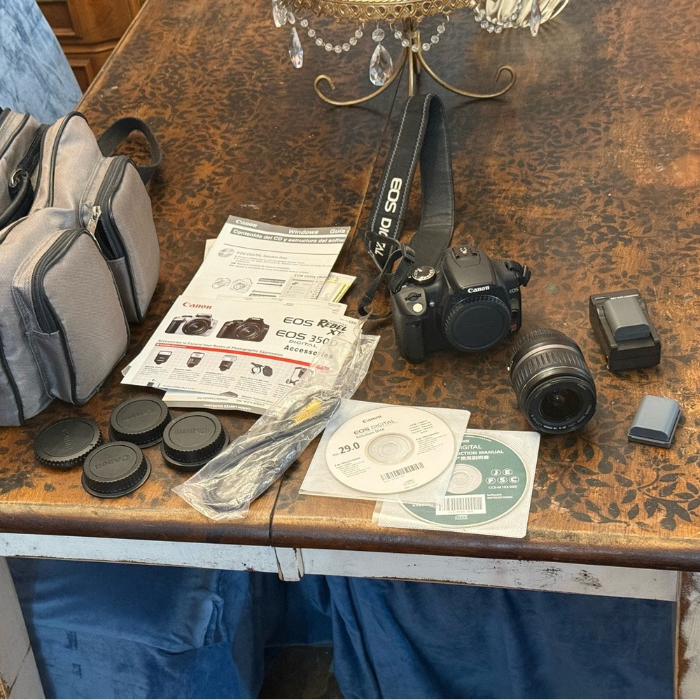 Digital Canon XT camera